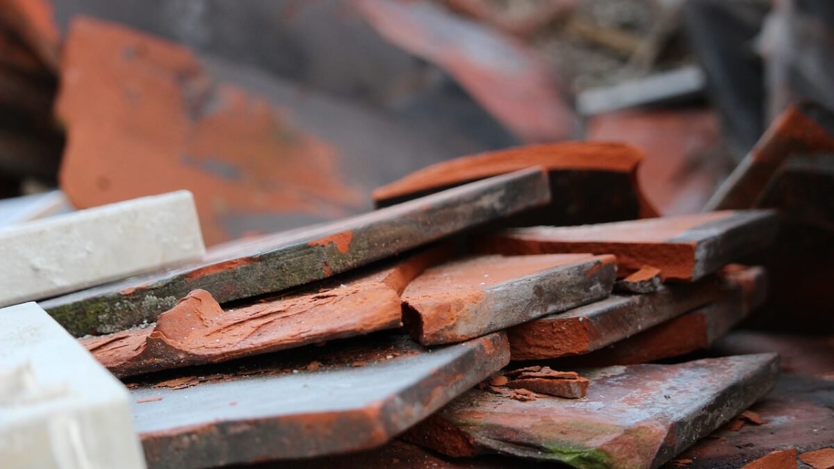 house built from rubbish featured image