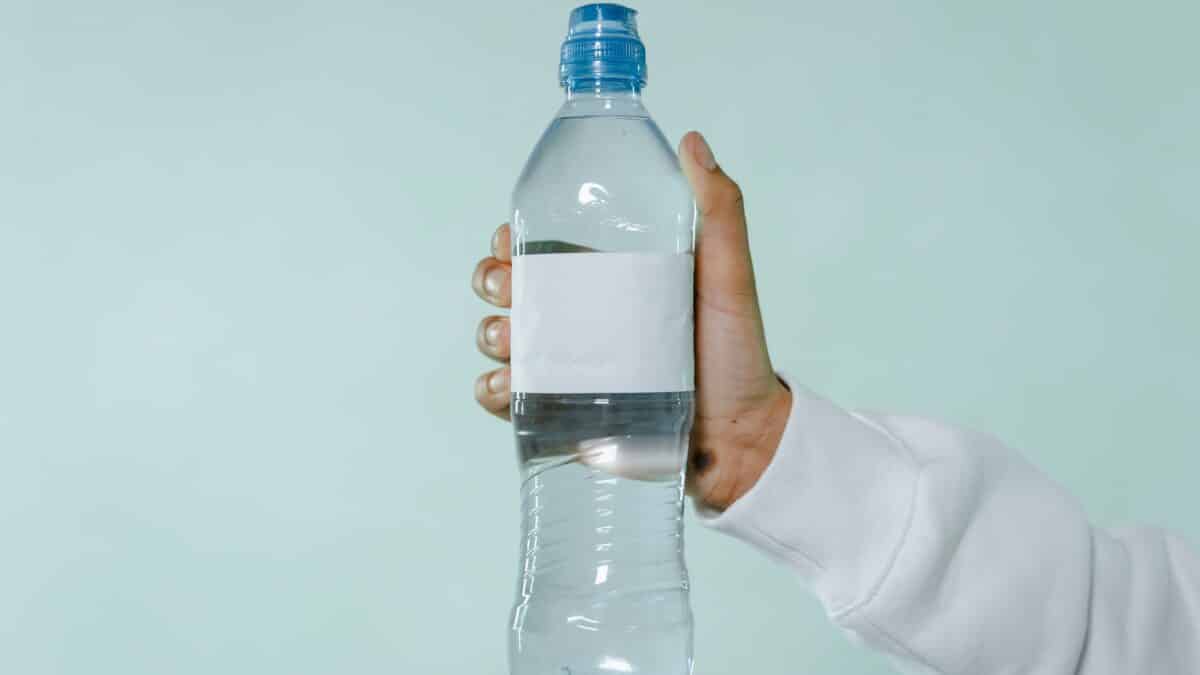 Trapped Water in Plastic Water Bottles Is a Very Real Problem