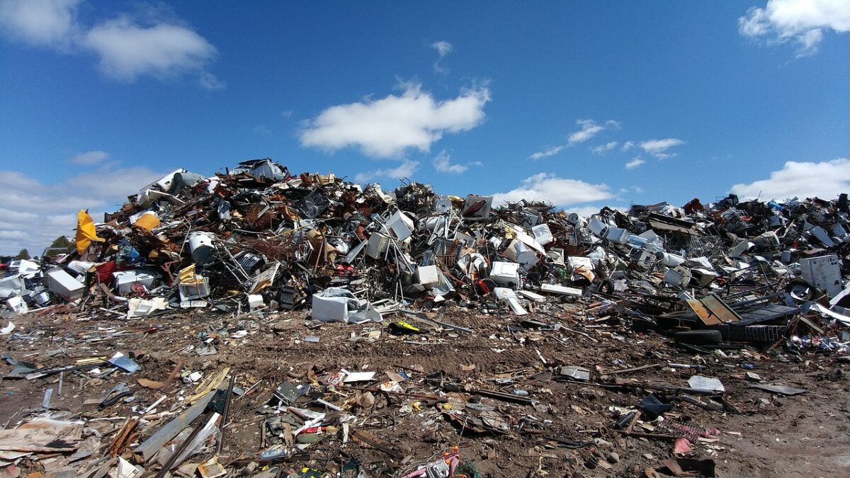 scrapyard - global waste representation