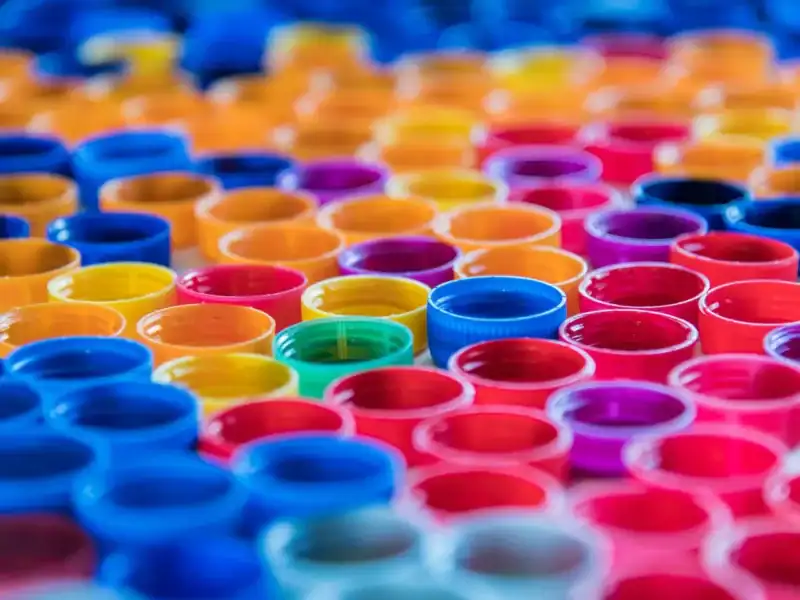 zero plastics australia featured image - bottle tops